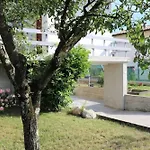 וילה With Garden And Cosy Attic