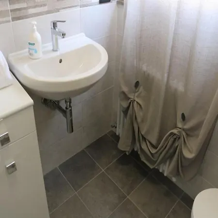 With Garden And Cosy Attic Willa *