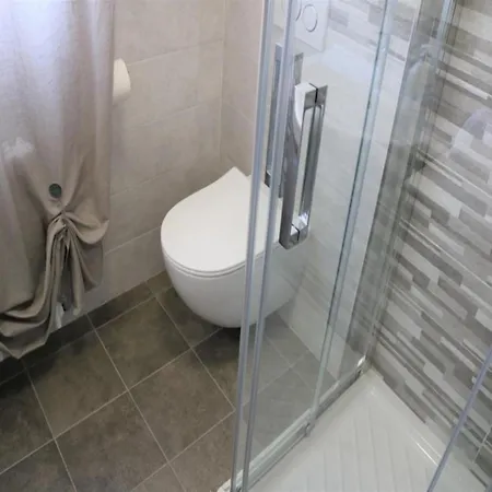 With Garden And Cosy Attic *