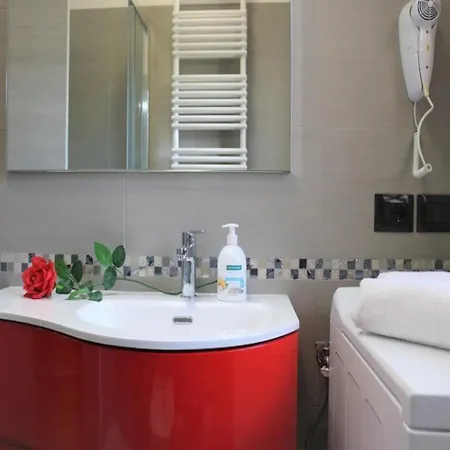 With Garden And Cosy Attic Villa *