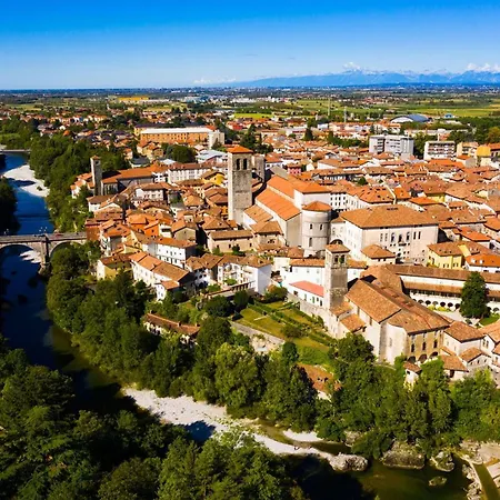 With Garden And Cosy Attic *