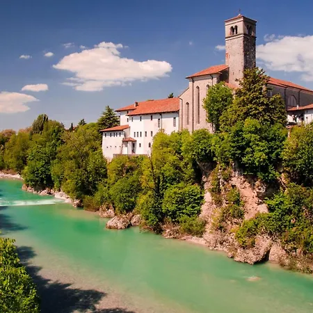 With Garden And Cosy Attic Villa *